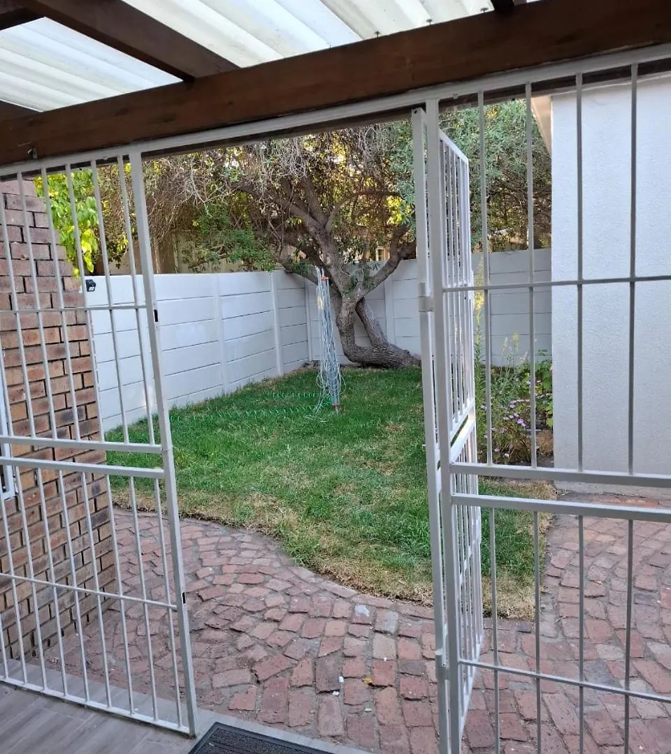 Chez Yves Hotel Hoheizen 0*,  South Africa